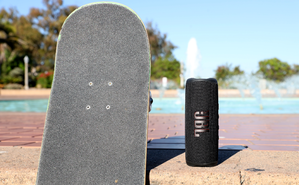JBL Flip 6 Wireless Portable Waterproof Dustproof Bluetooth Speaker